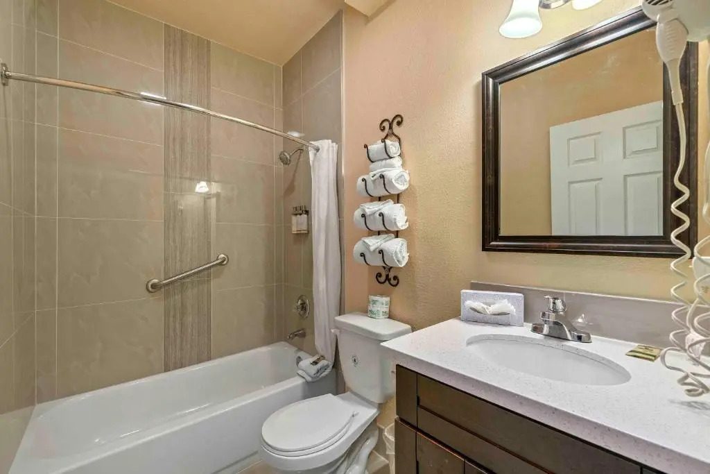 Lemon Tree Hotel and Suites
