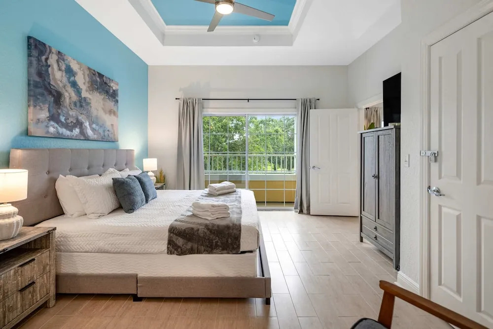Sunset Views and Serenity - Reunion Escape for 4