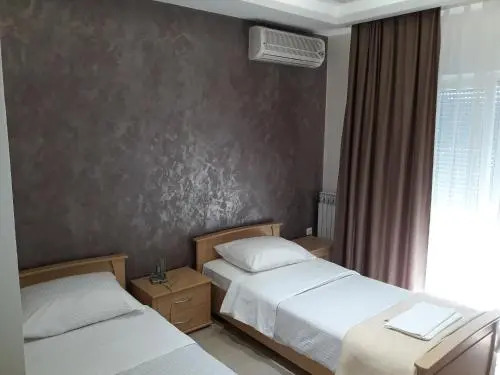 Motel Lav