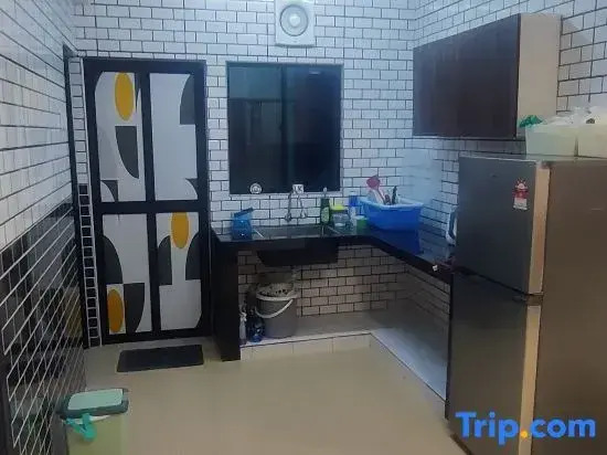 Newly renovated 3 bedroom unit near Kepong MRT station