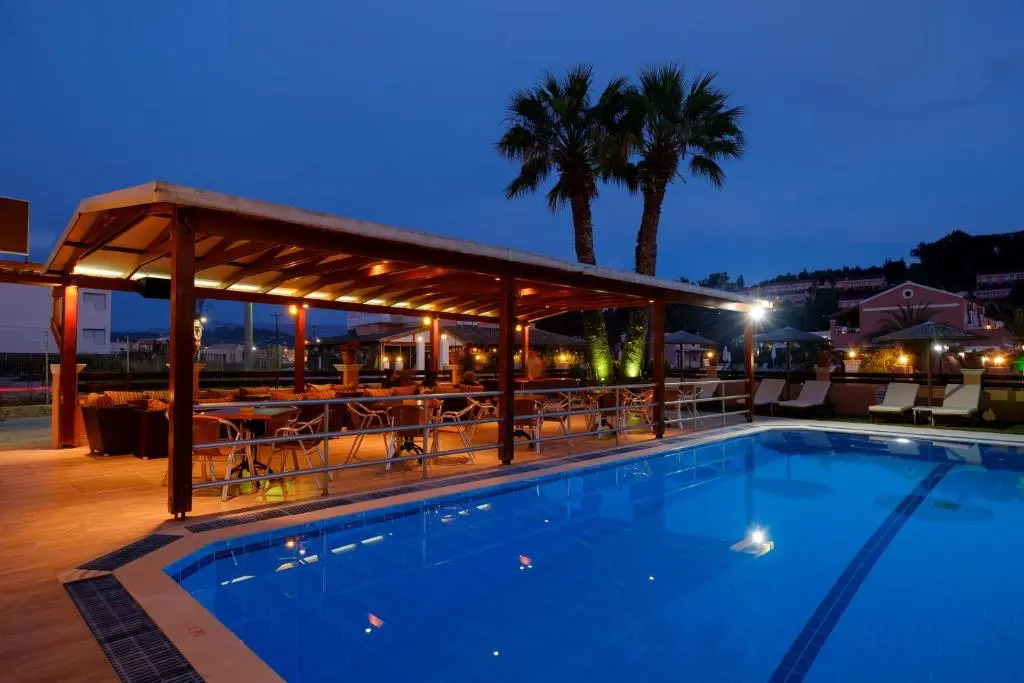 Lagoon Hotel & Apartments