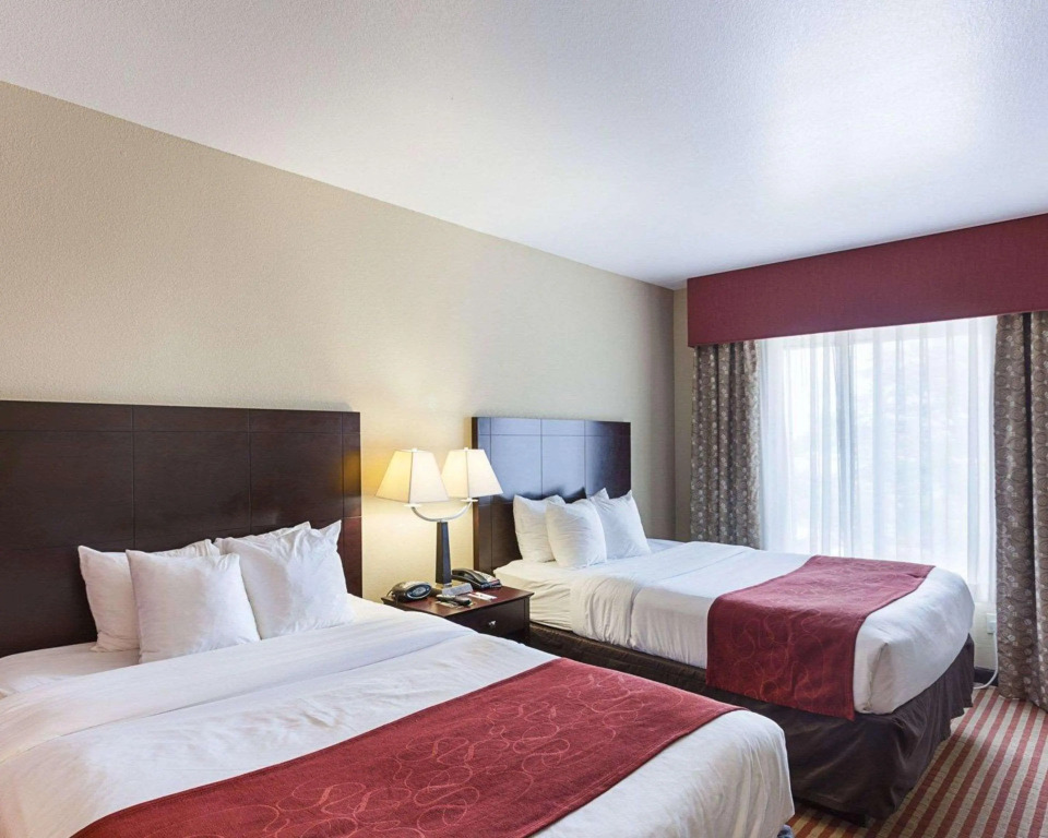 Comfort Suites Medical Center near Six Flags