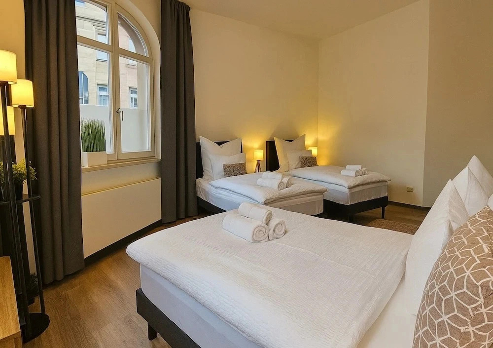 170m2 Apartment bis zu 15 P. 1min UBahn