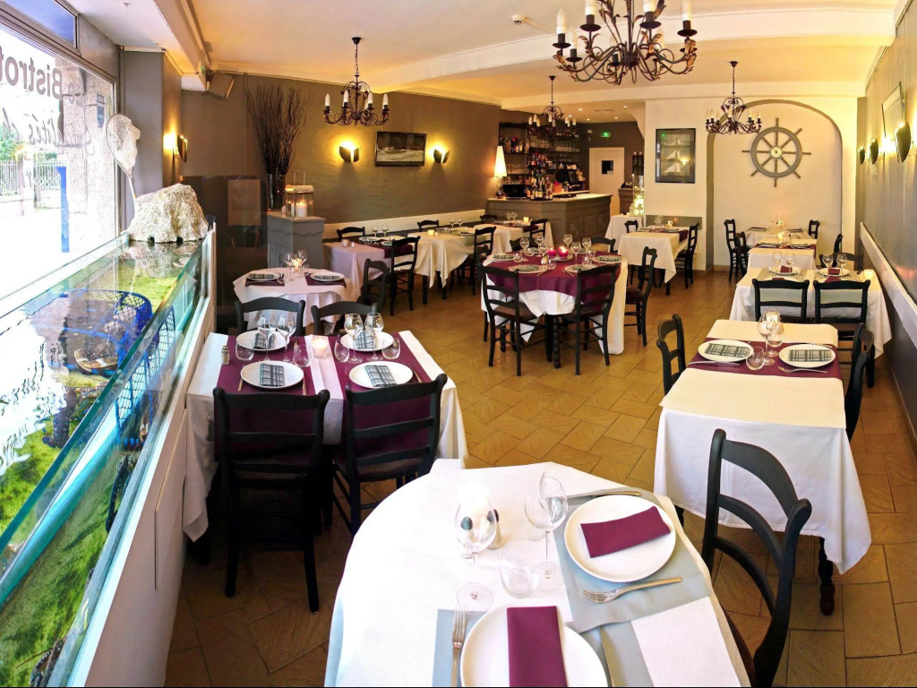 Logis Hôtel Les Chardons Bleus RESTAURANT LE BISTROT DE LA MER