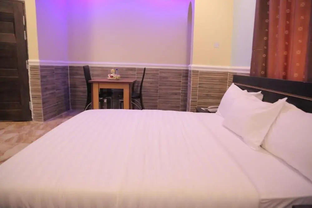 Dilida Guest Suites - Guest Room