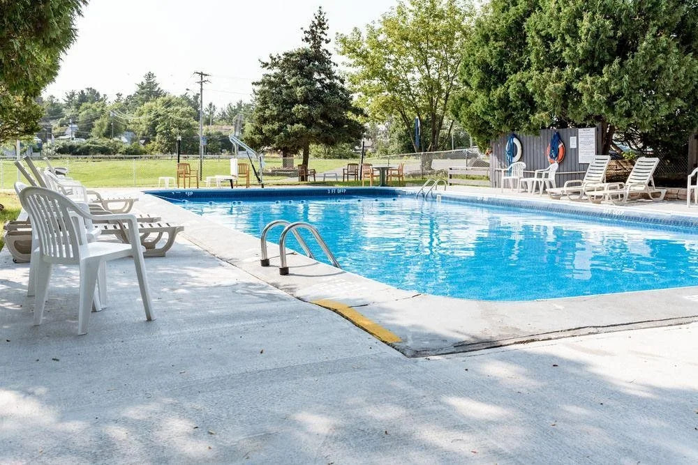Capt.'s Inn & Suites