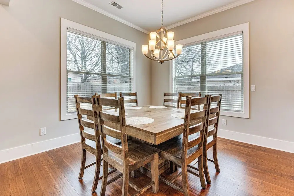 6 Mi to Downtown Atlanta: Spacious Home w/ Yard