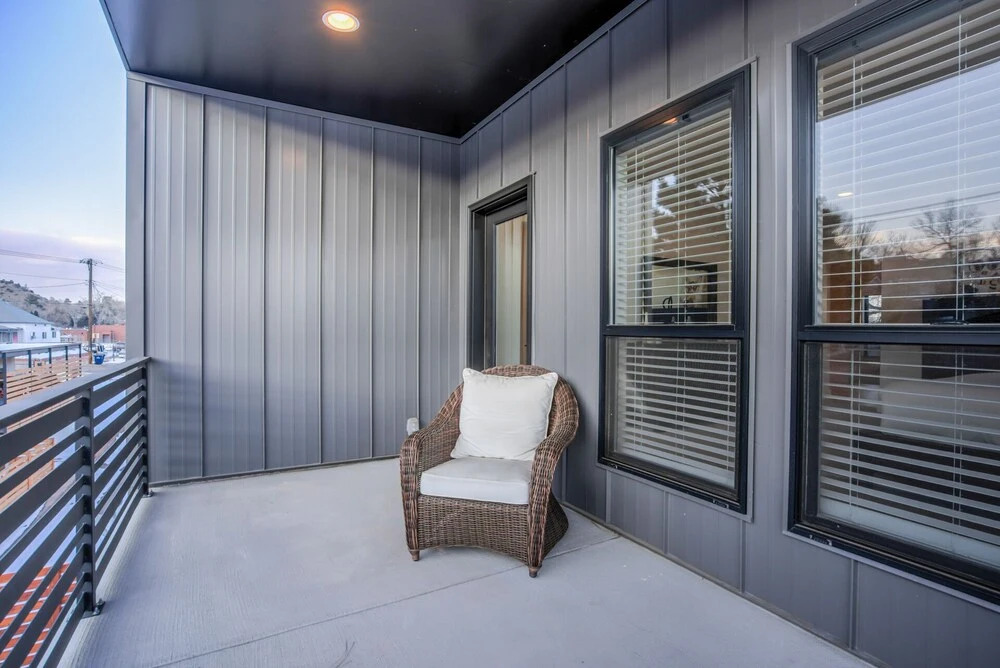 6bd3.5ba?downtown Modern Luxury W/hot Tub?