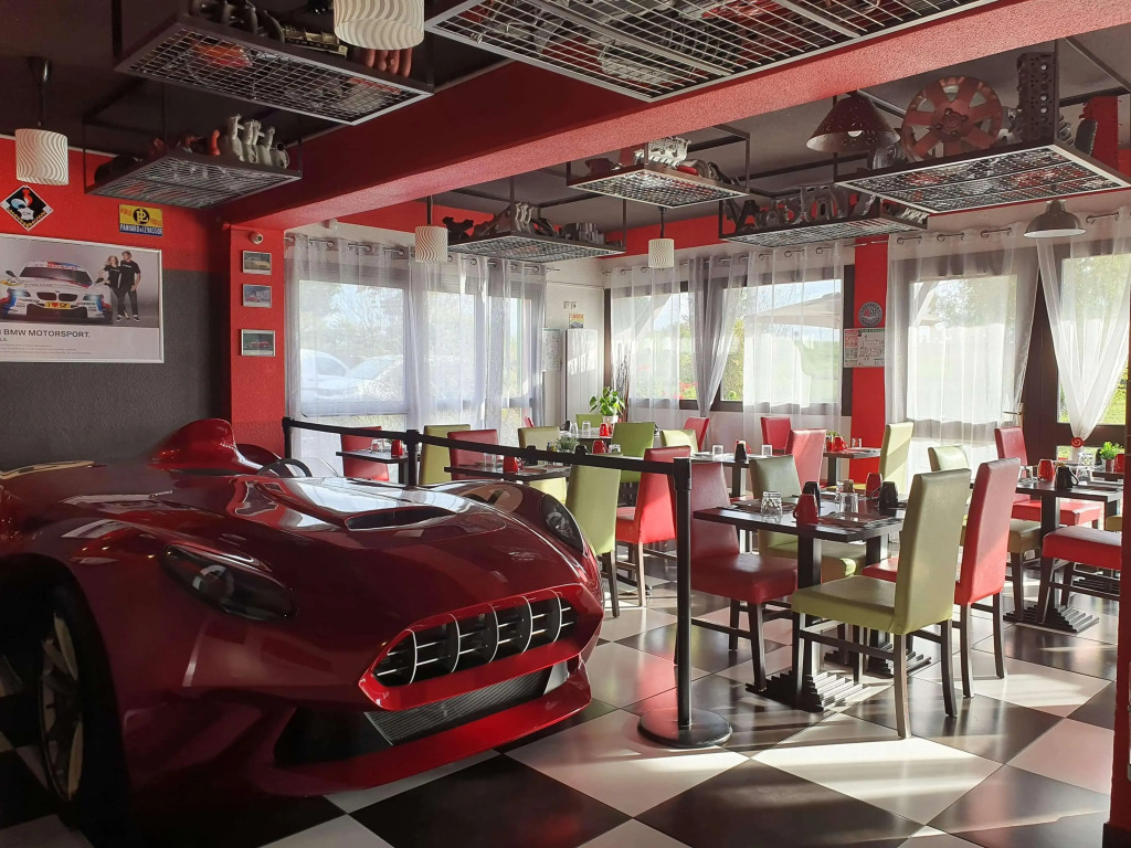 Enzo Hotels Cannes-Écluse by Kyriad Direct