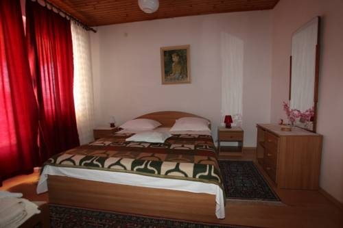 Apartments & Rooms Zlatica Hvar