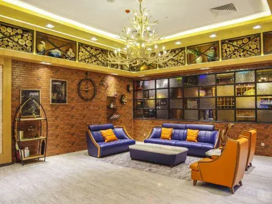 Jiangnanxi Hotel (Guangzhou Qiaopanyu Square Metro Station)