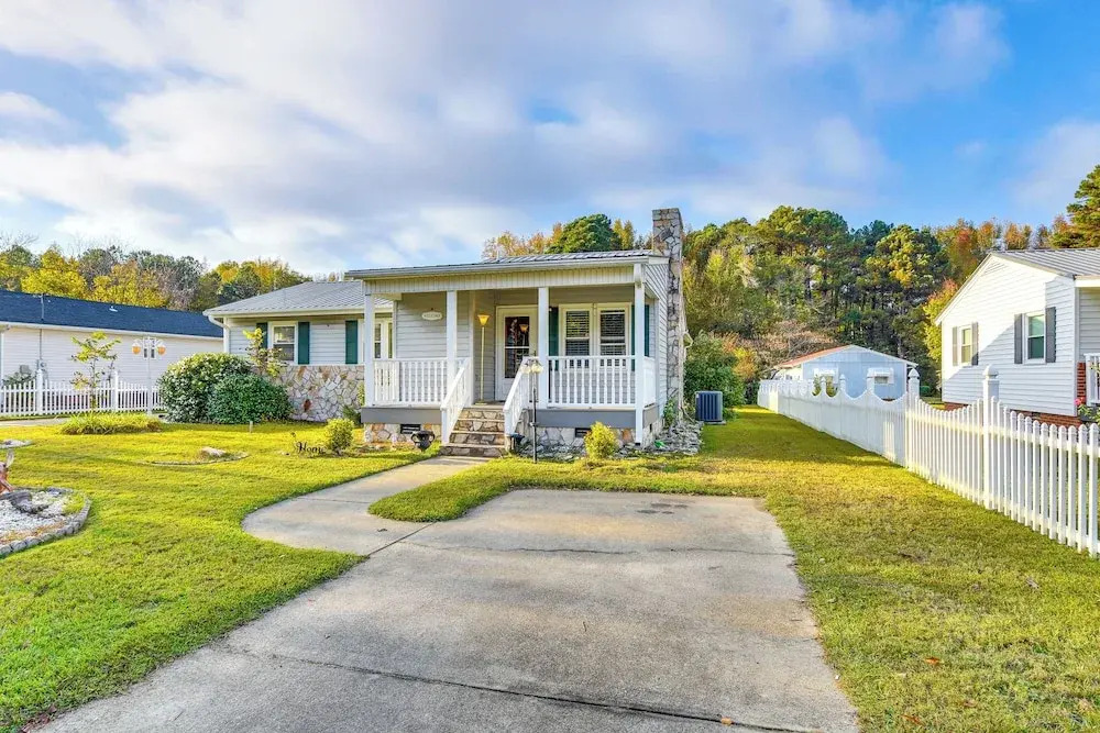 3 Mi to Dtwn: Family-friendly Sanford Home