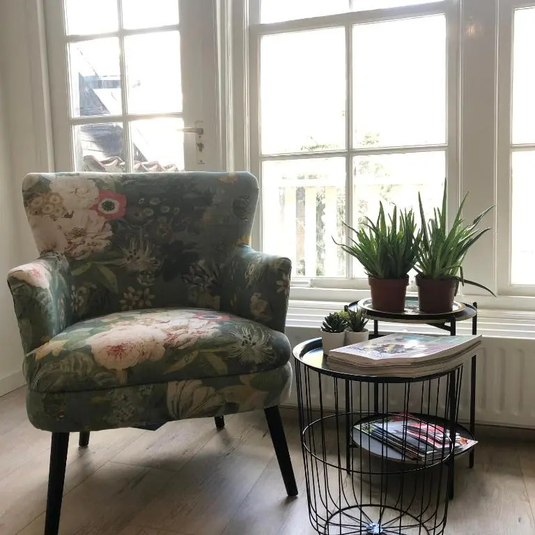 LUXE TOPLOCATIE! Monument hartje centrum Dordrecht, 2 badkamers, 2 keukens, tuintje (10 personen)