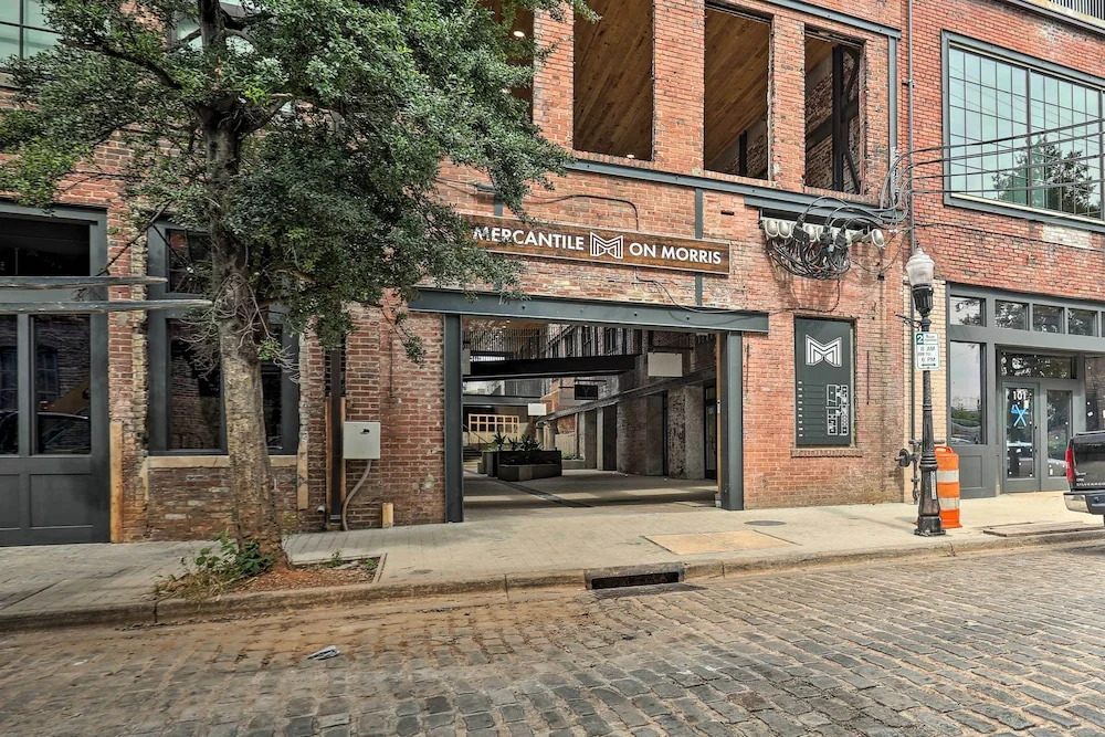 Modern Downtown Birmingham Condo w/ Rooftop Access