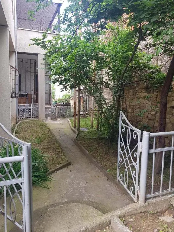 Hostel Sani