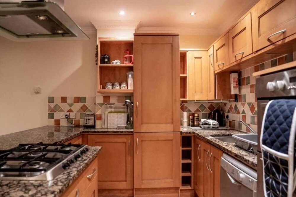 3-bed Apartment 5 Mins Walk to Boscombe Beach