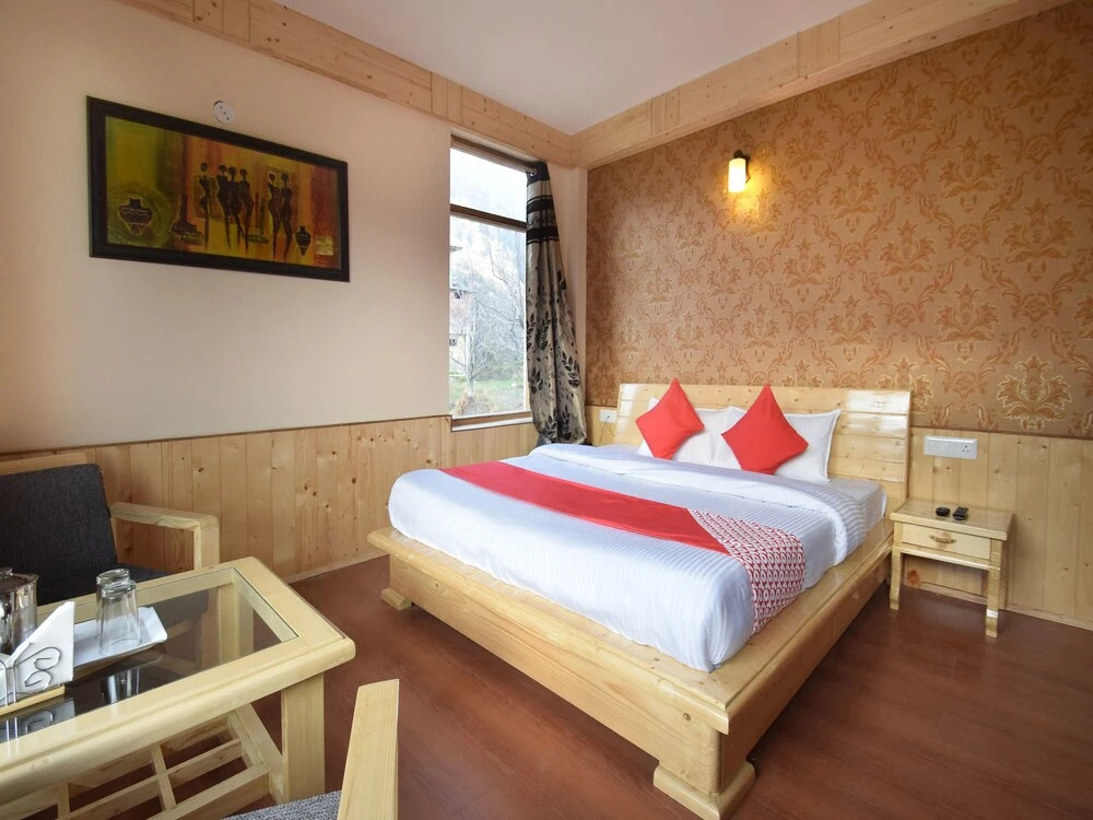 OYO 12275 Crown Hospitality