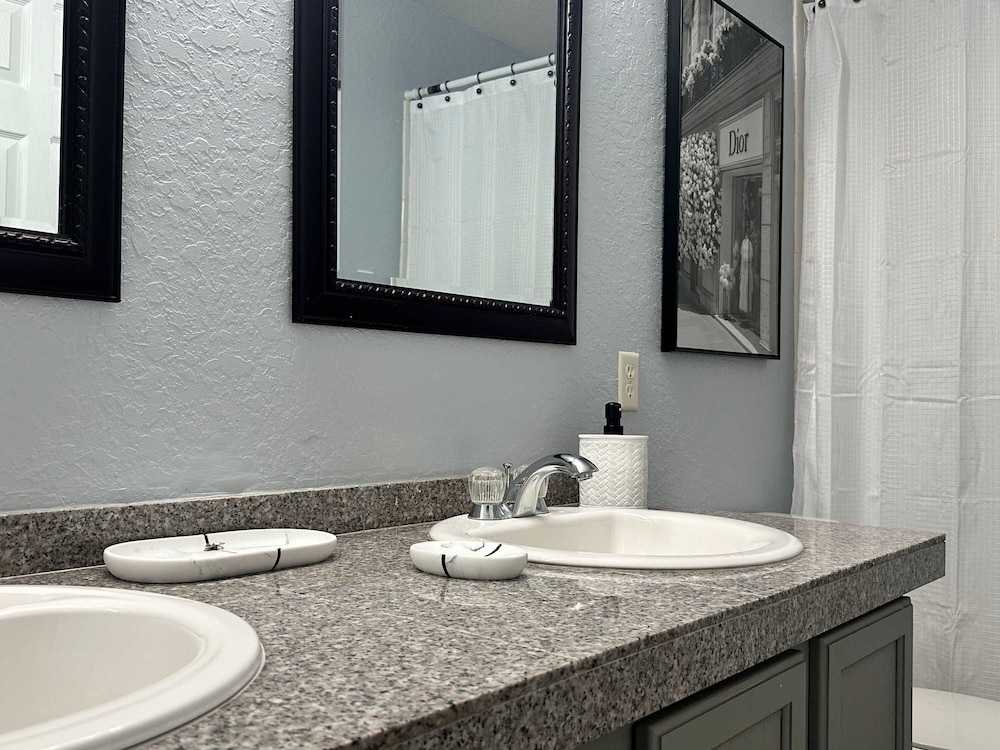 Family Villa 5 bedroom near disney world