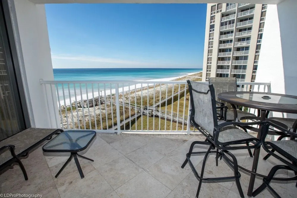 Shoreline Towers 1052 2 Bedroom Condo by RedAwning