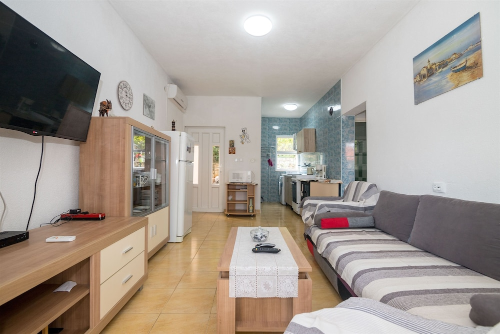 Apartment Goran
