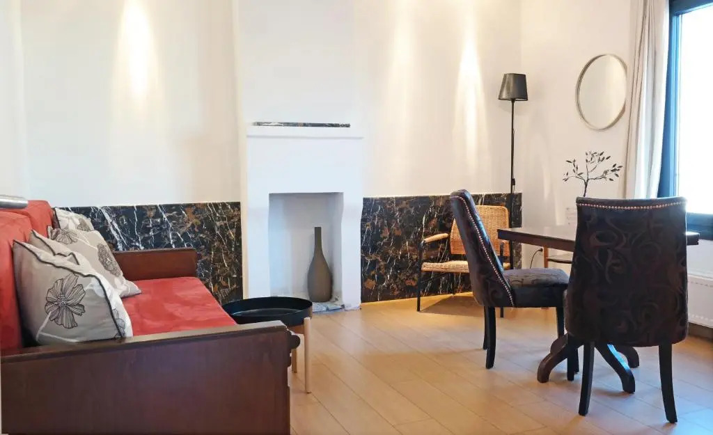 1951 Suites