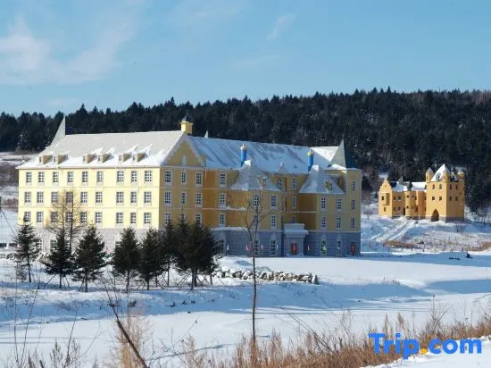 Ya'oulong Castle Hotel
