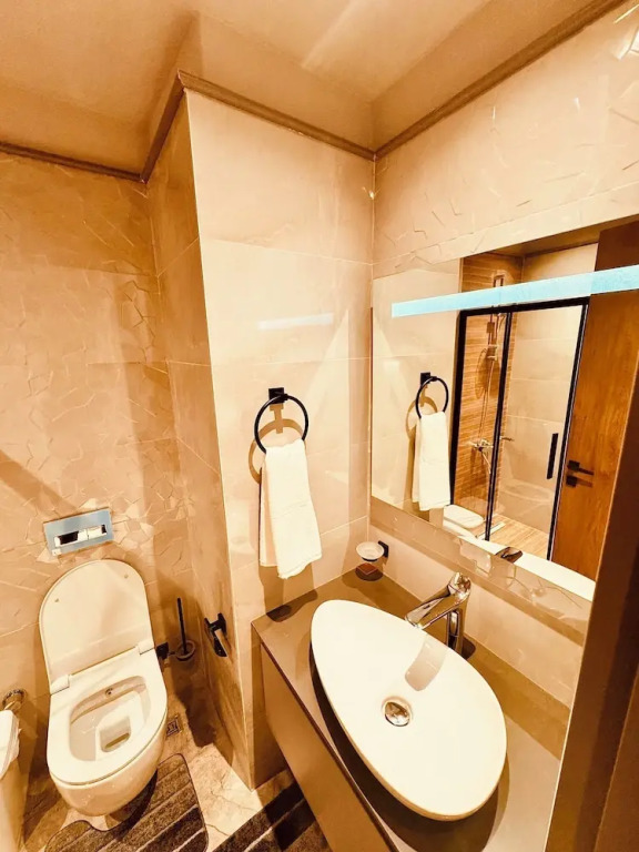 Elite Luxury Suites at The Diamond in City