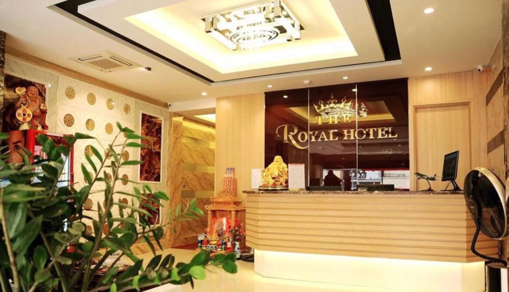 The Royal Hotel Near West Lake