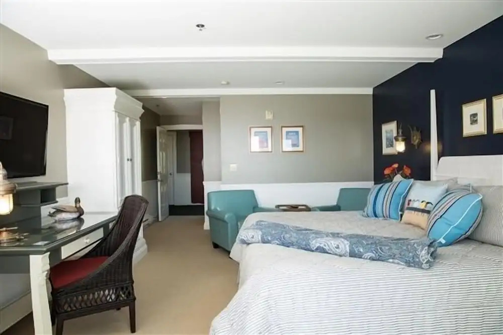 Island View Inn