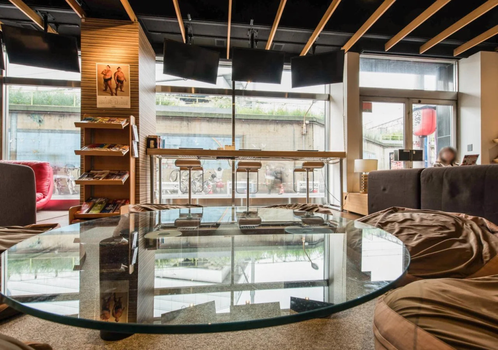 Anne Hostel Yokozuna