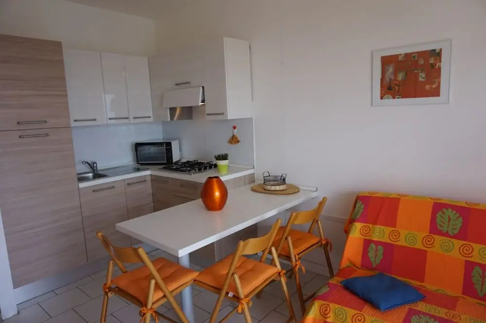 Wonderful Studio With Swimming Pool, Spacious Terrace and sea View by Beahost