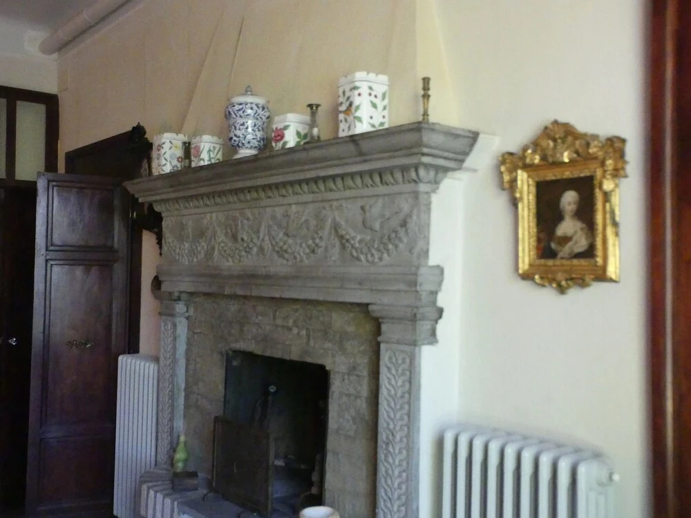 Elegante Appartamento in Villa con Piscina