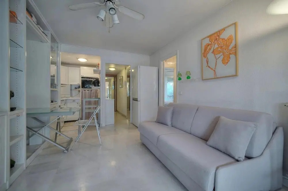 One Bed Apt in the Center of Cannes - 2198