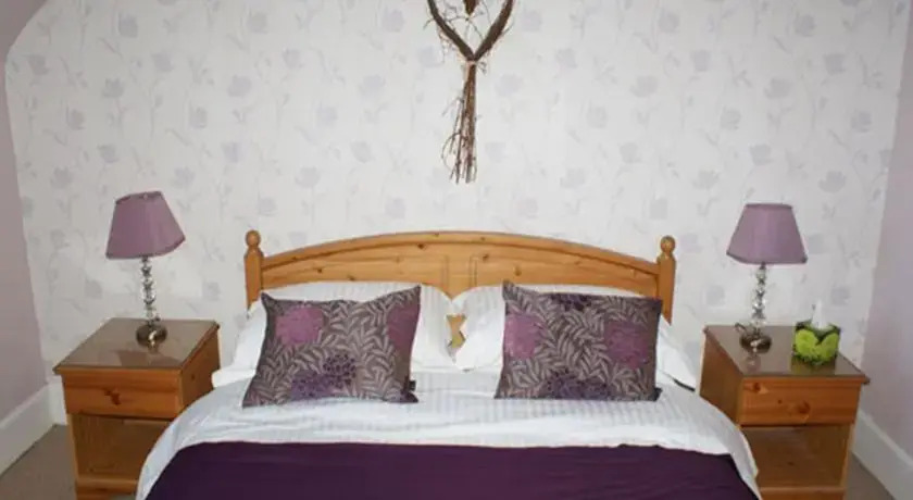 Strome Lodge