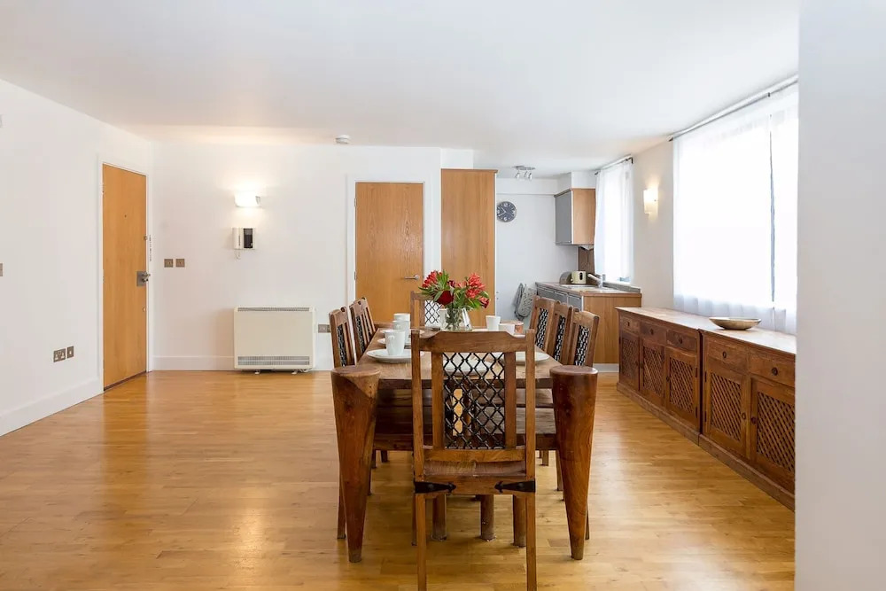 Spacious & Modern 3 Bedroom Apt Near Canary Wharf