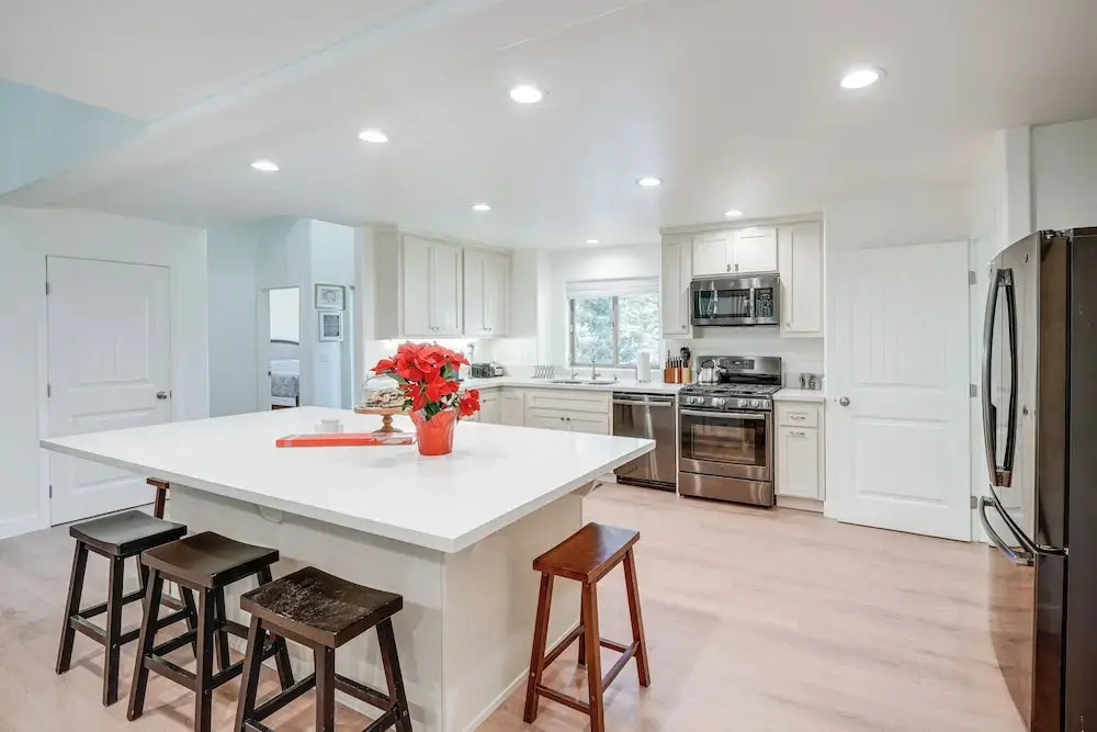 Serene Pine Mountain Club Home w/ Pool Access!