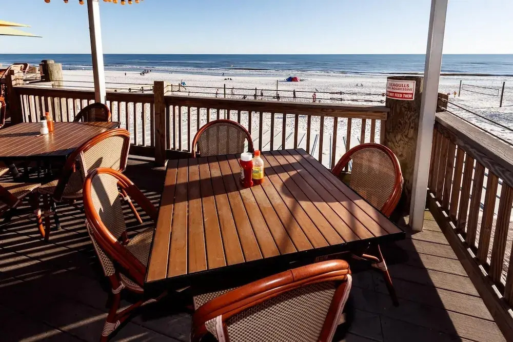 Island Echos 3L by RedAwning