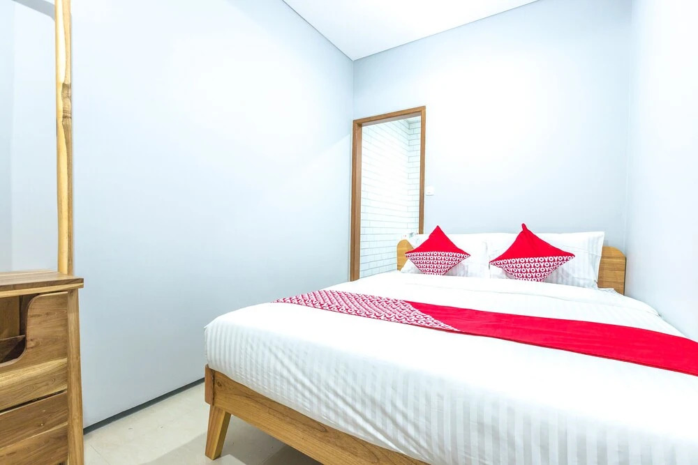 Moes Residence by OYO Rooms