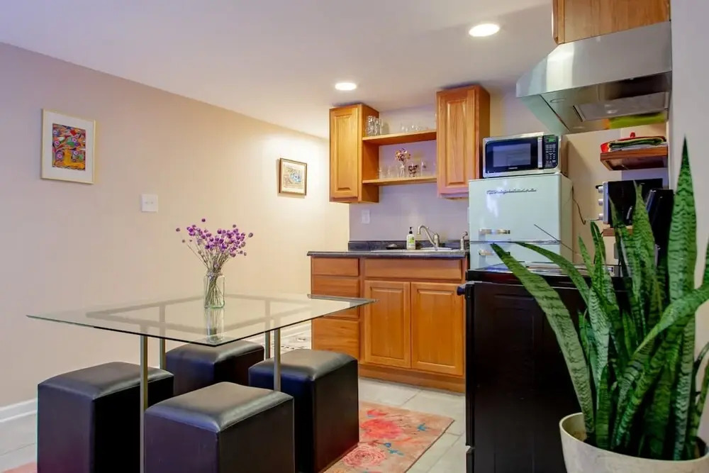 2 br City Retreat Peace Privacy Parking