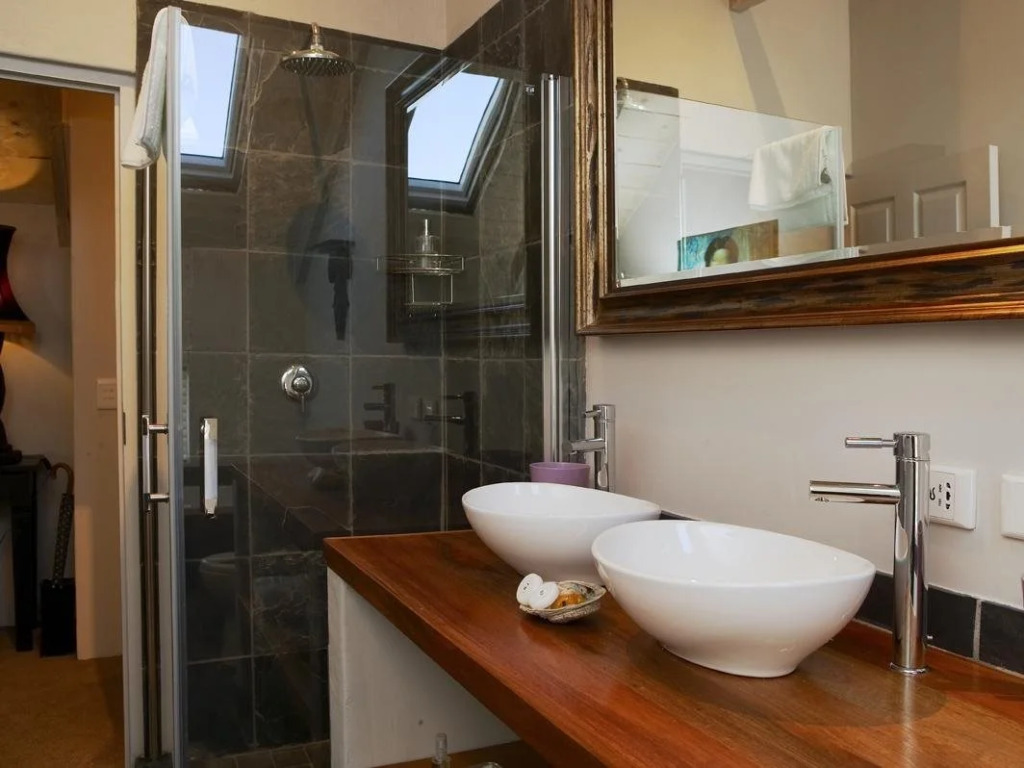 Abalone Hotel & Villas