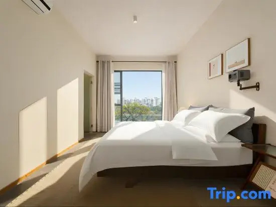 Jianju Zero Distance Li River Homestay (Guilin High-Speed Railway North Station Store)