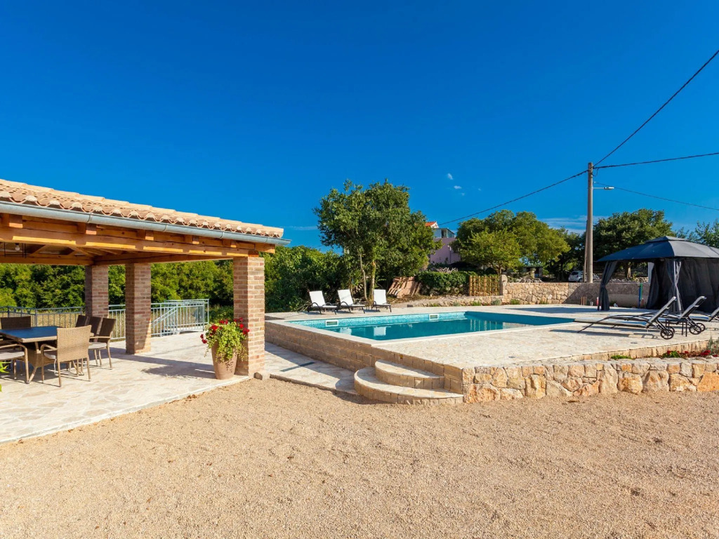 Gorgeous Villa With Private Swimming Pool and Covered Terrace
