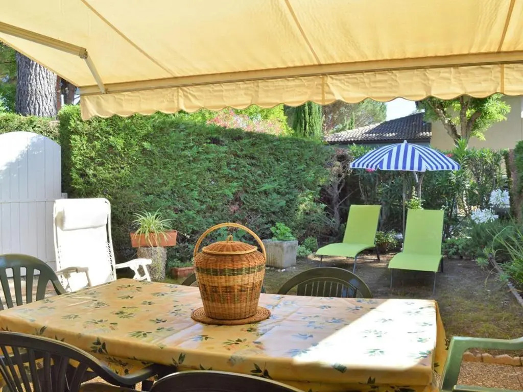 Appartement Le Lavandou, 2 pièces, 5 personnes - FR-1-251-364