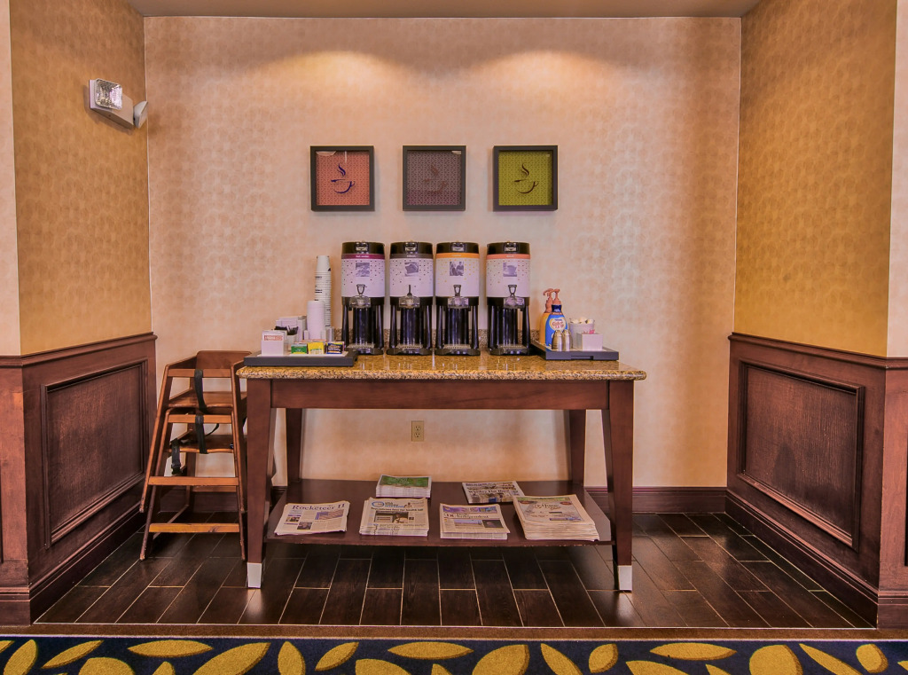 Hampton Inn & Suites Ridgecrest