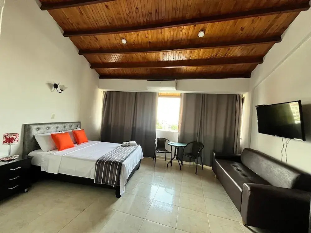 Hostal CaliView Inn