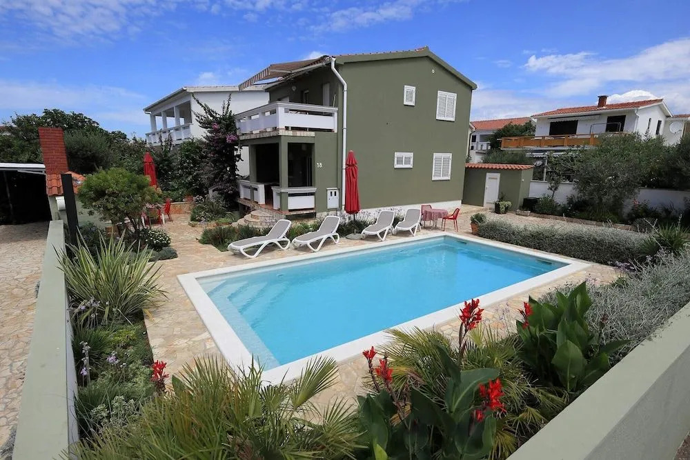 Villa Maraschino