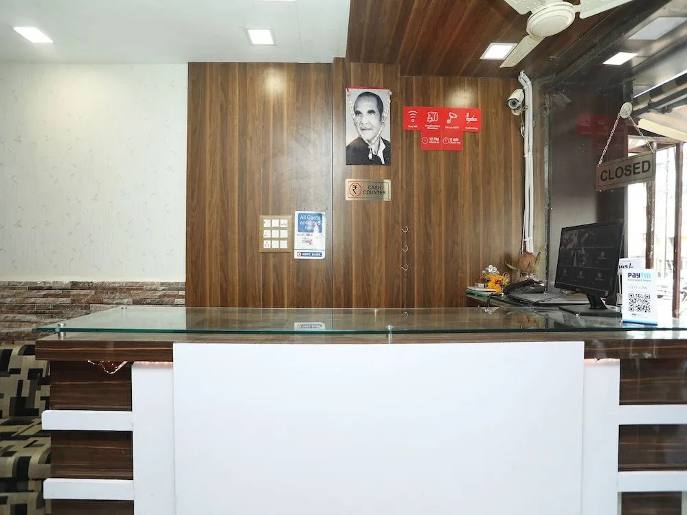 OYO 13822 Kolar Hotel