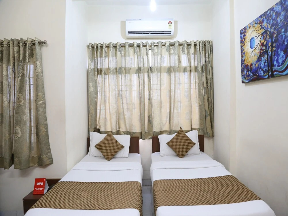 OYO 8997 Angeethi Hotel