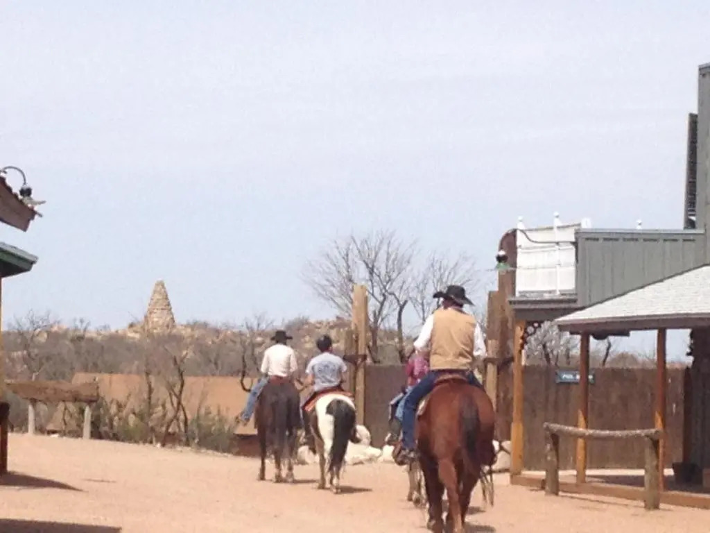 Tombstone Monument Guest Ranch