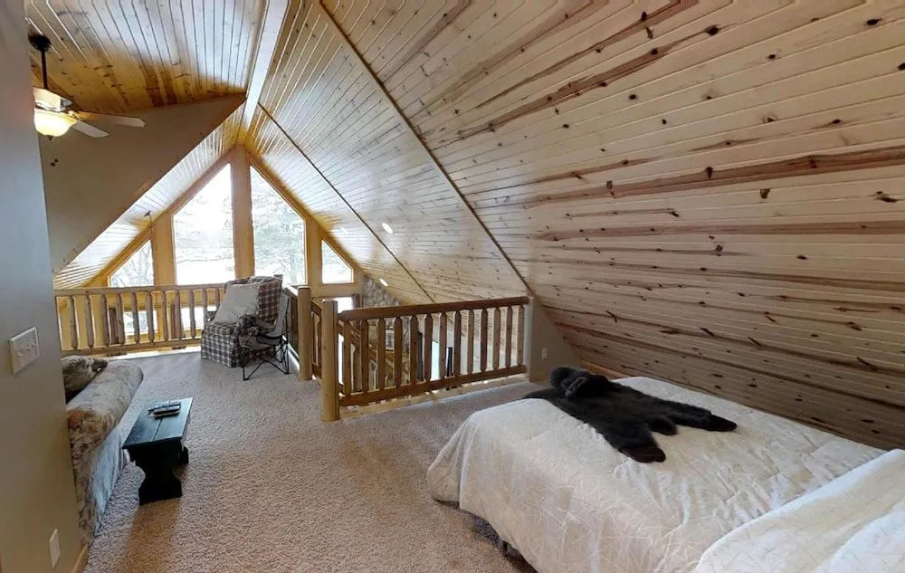 Lakefront Hideaway
